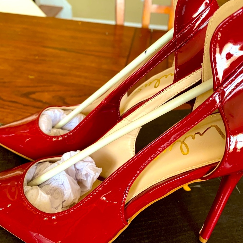 Size 8 red high heels new in box